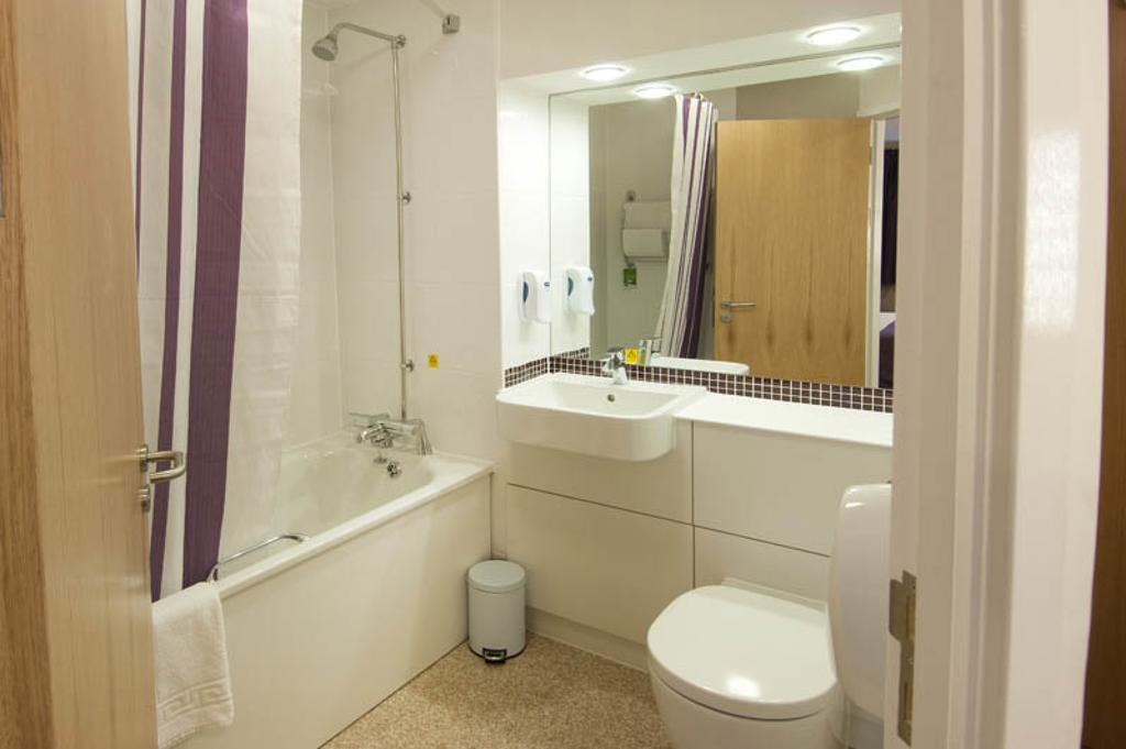 Premier Inn Sittingbourne Kent Szoba fotó