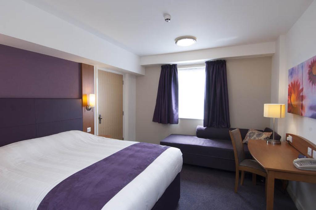Premier Inn Sittingbourne Kent Szoba fotó