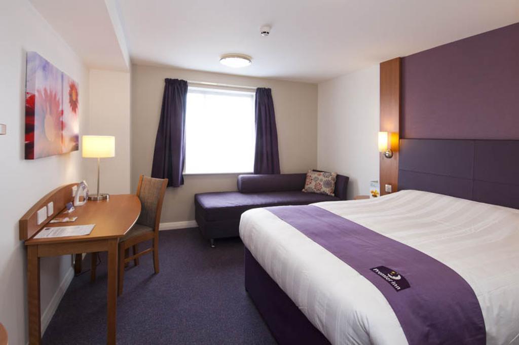 Premier Inn Sittingbourne Kent Szoba fotó