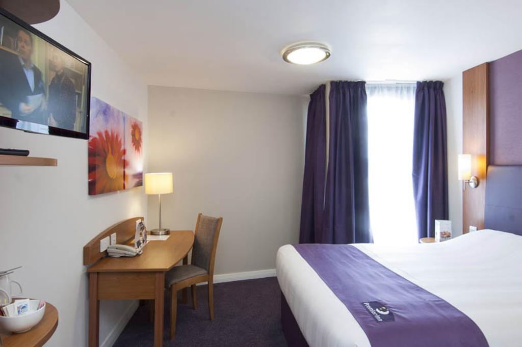 Premier Inn Sittingbourne Kent Szoba fotó