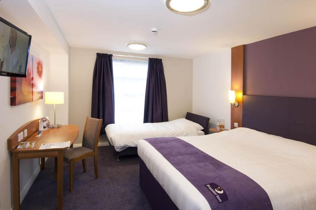 Premier Inn Sittingbourne Kent Szoba fotó