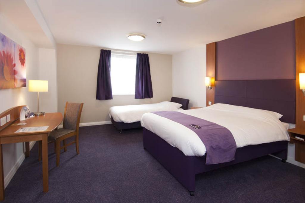 Premier Inn Sittingbourne Kent Szoba fotó