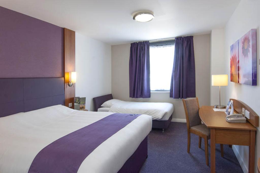 Premier Inn Sittingbourne Kent Szoba fotó