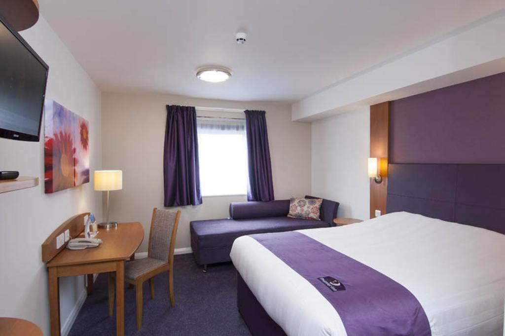 Premier Inn Sittingbourne Kent Szoba fotó