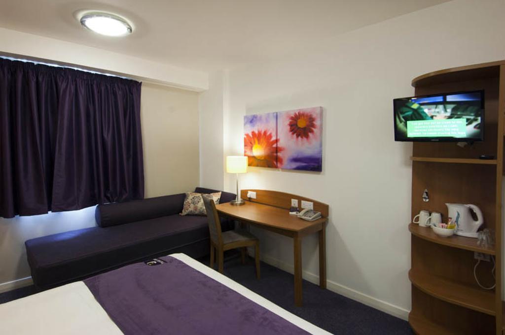Premier Inn Sittingbourne Kent Szoba fotó